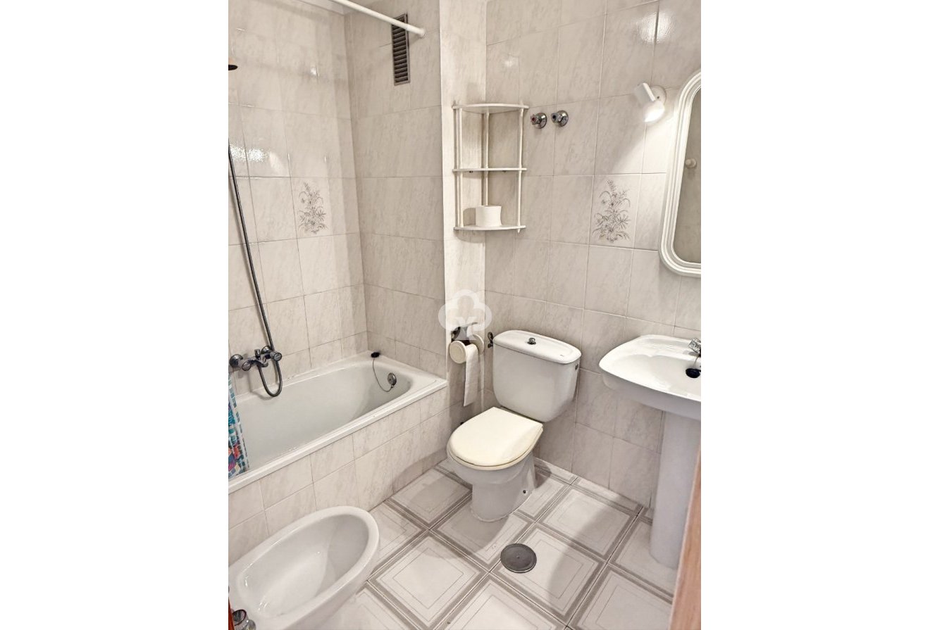 Resale - Apartment / flat -
Torrevieja - Centro