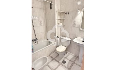 Resale - Apartment / flat -
Torrevieja - Centro