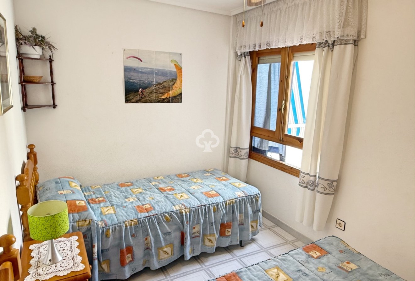 Resale - Apartment / flat -
Torrevieja - Centro