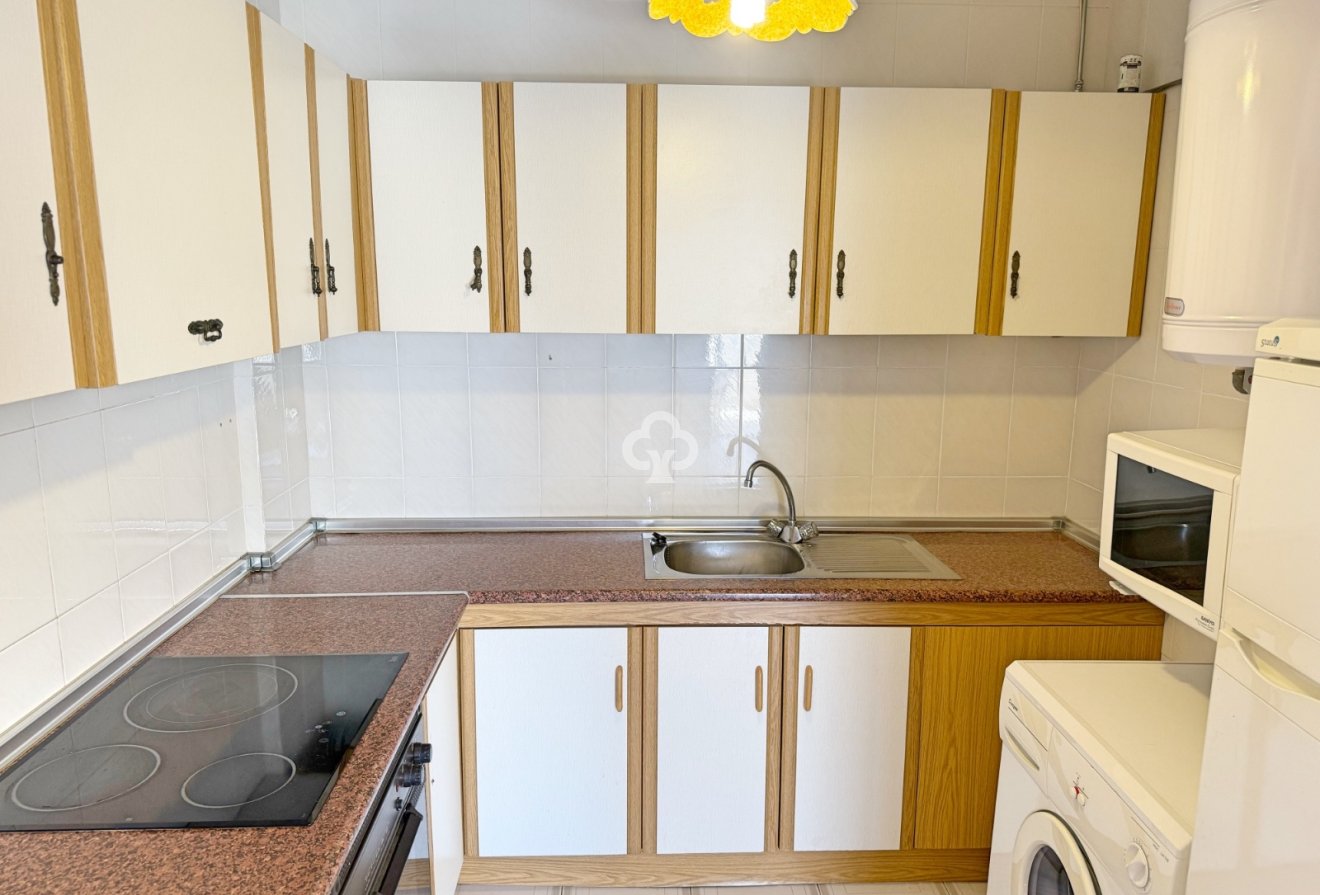 Resale - Apartment / flat -
Torrevieja - Centro