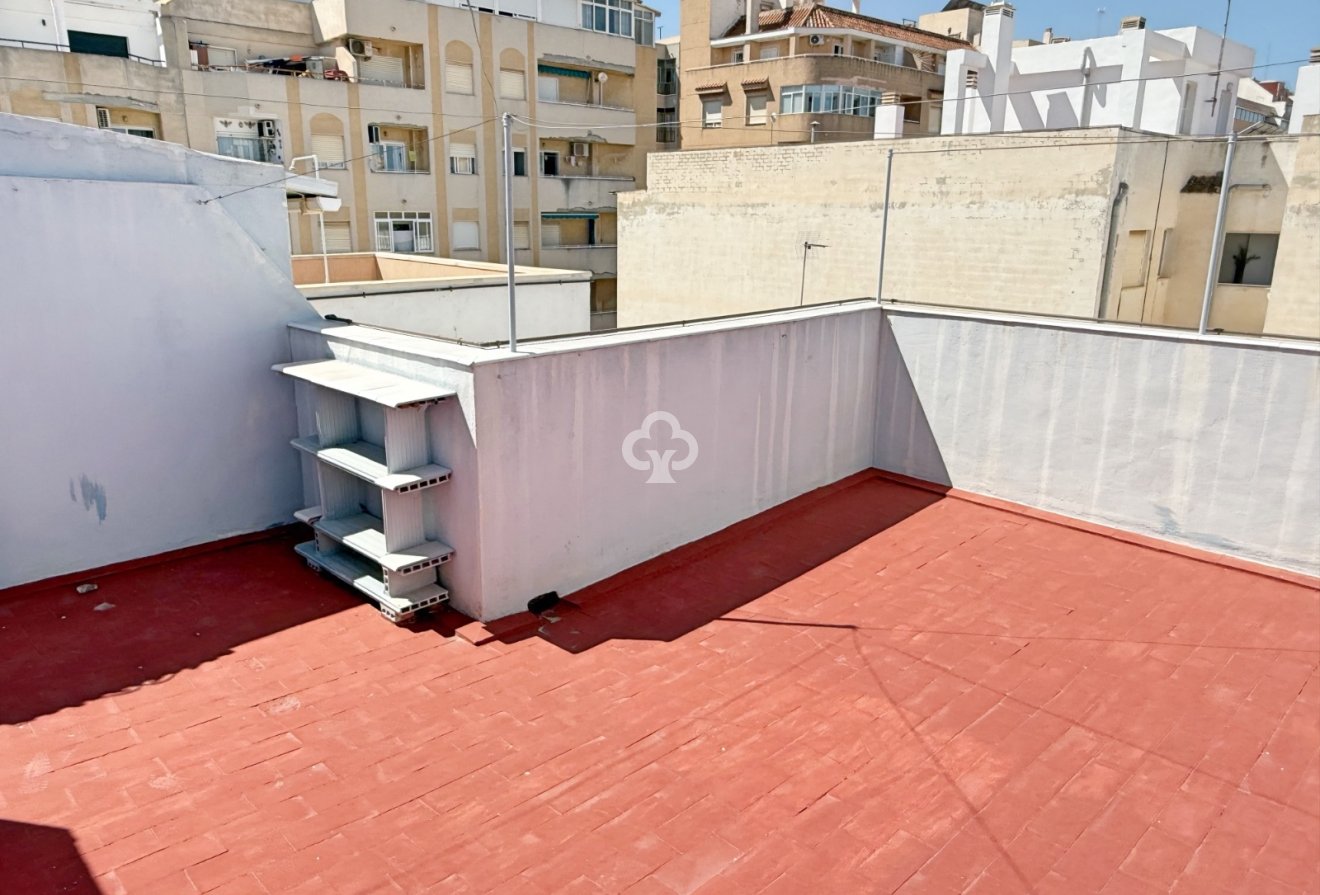 Resale - Apartment / flat -
Torrevieja - Centro