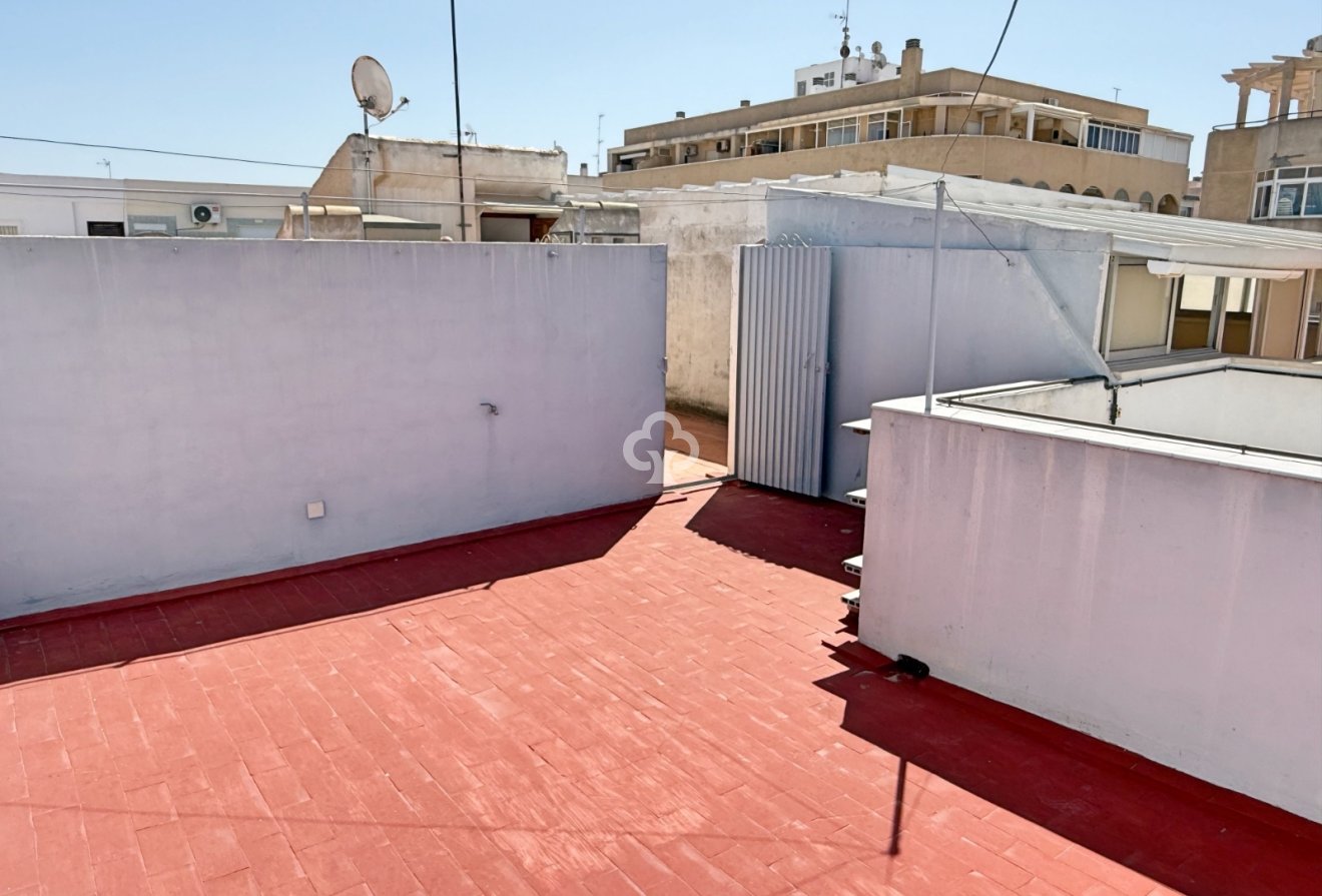 Resale - Apartment / flat -
Torrevieja - Centro