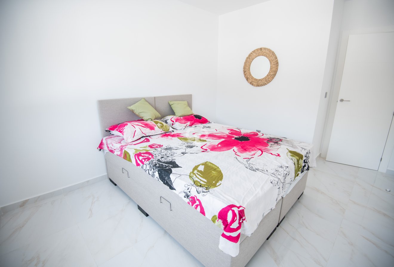 Obra nueva - Chalet independiente -
Pinar de Campoverde