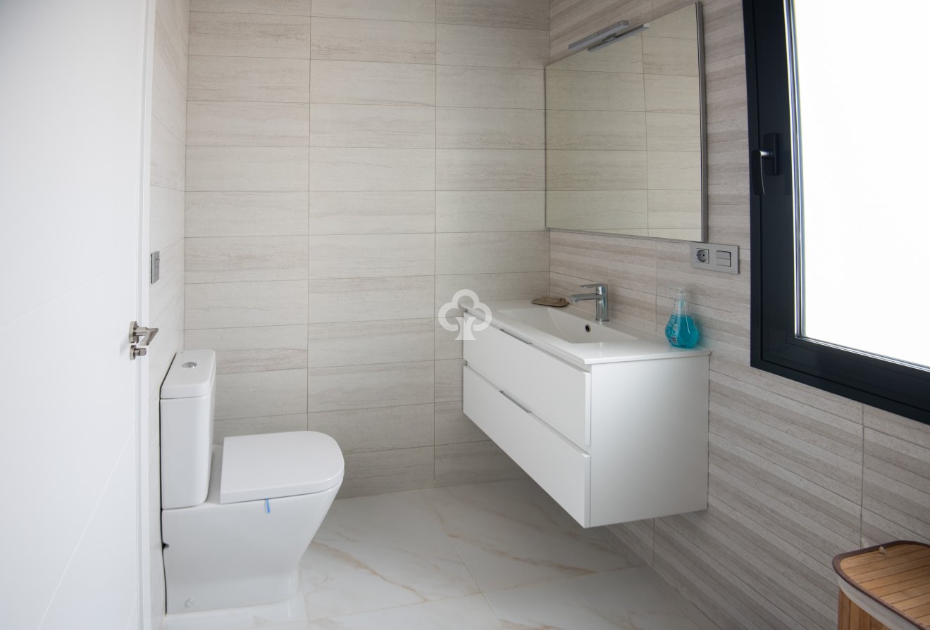 Obra nueva - Chalet independiente -
Pinar de Campoverde