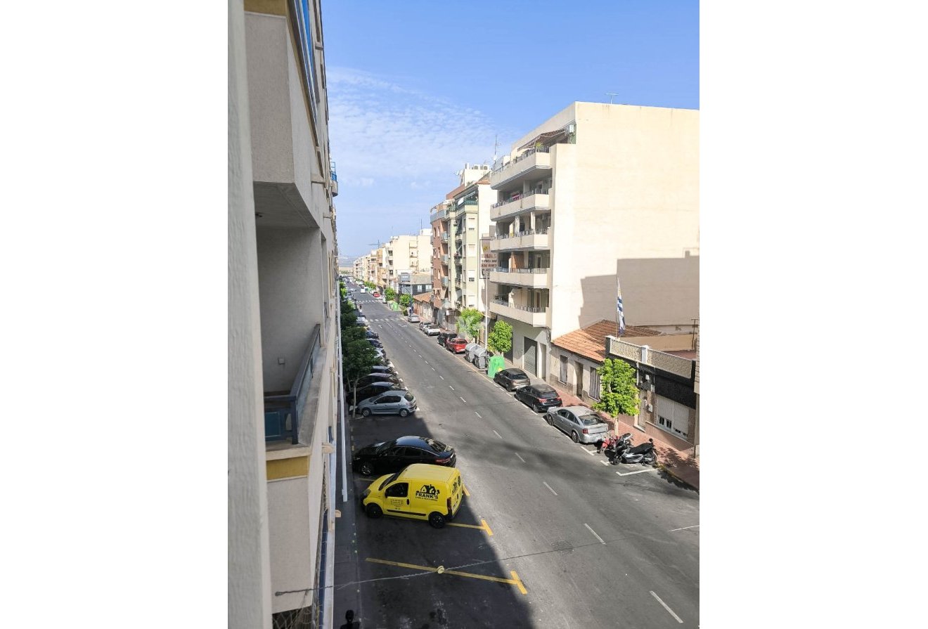 Resale - Apartament -
Torrevieja - El Acequión - Los Náufragos