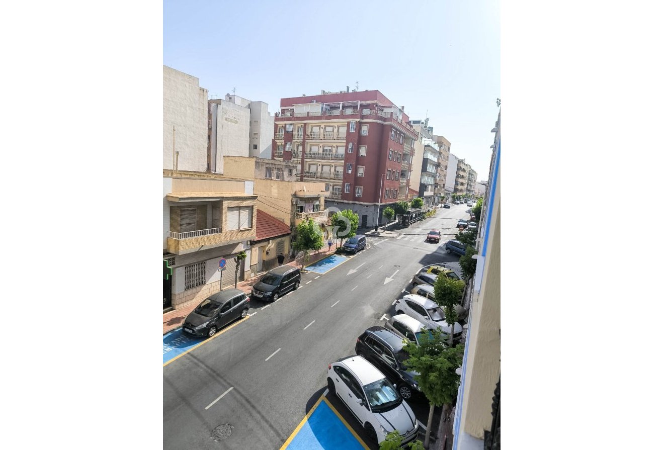 Resale - Apartament -
Torrevieja - El Acequión - Los Náufragos