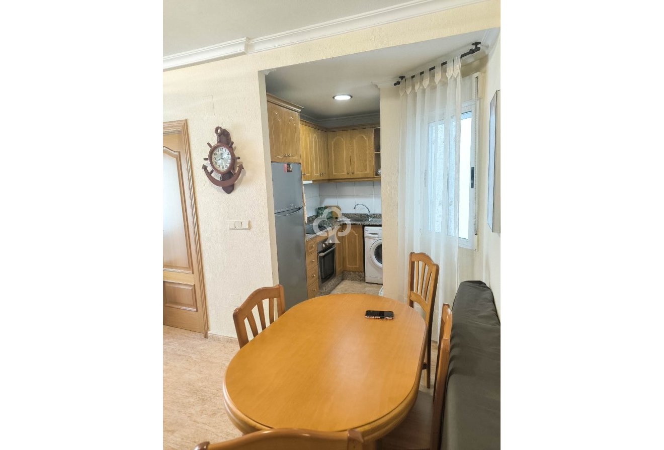 Resale - Apartament -
Torrevieja - El Acequión - Los Náufragos