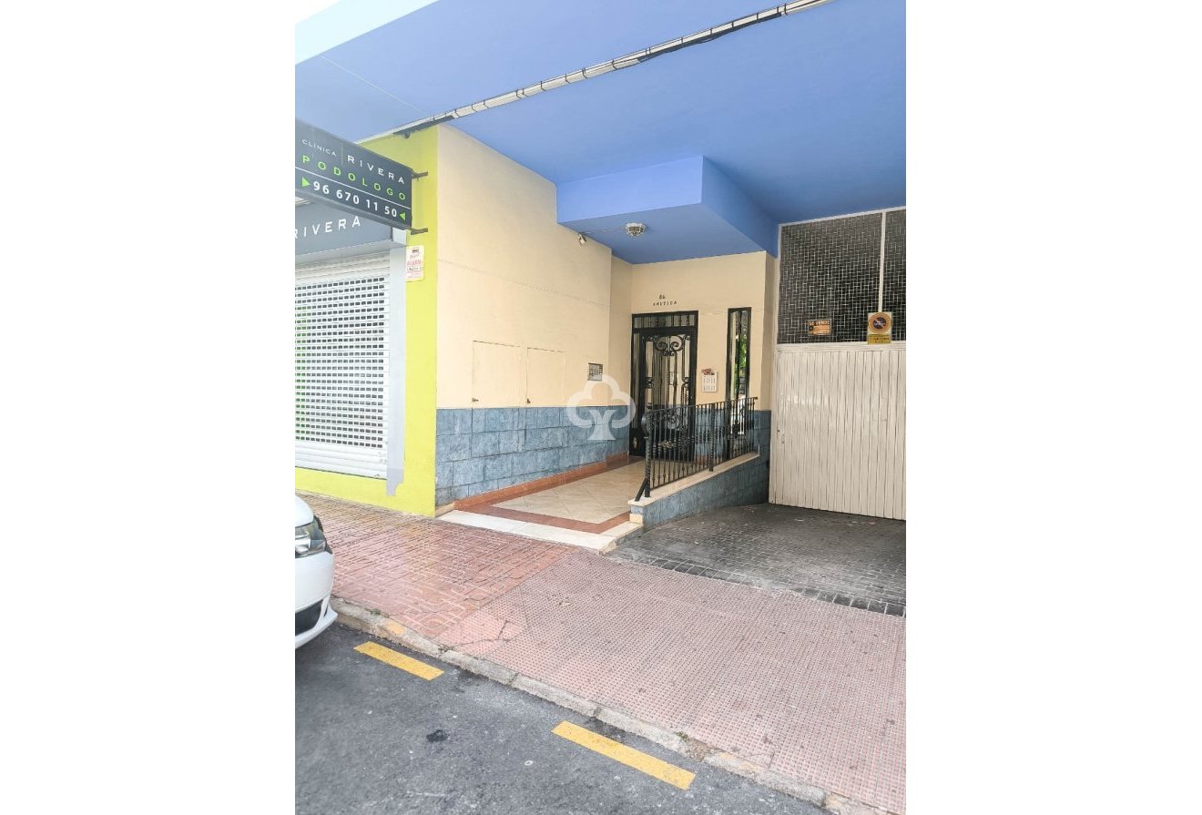 Resale - Apartament -
Torrevieja - El Acequión - Los Náufragos