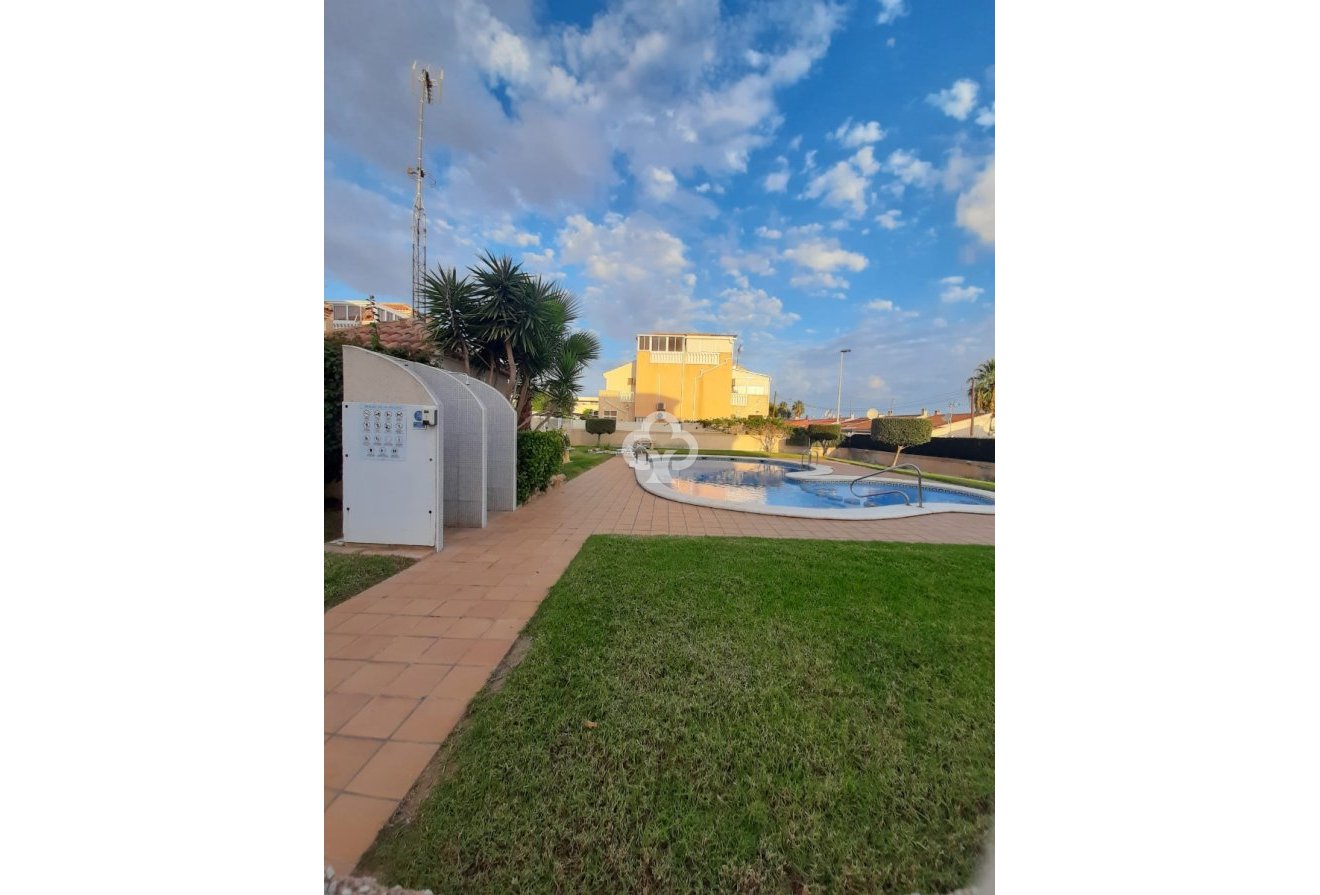 Resale - Duplex -
Torrevieja - 03184