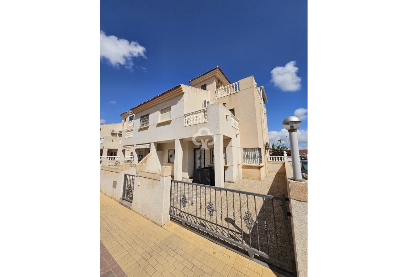 Resale - Duplex -
Torrevieja - 03184