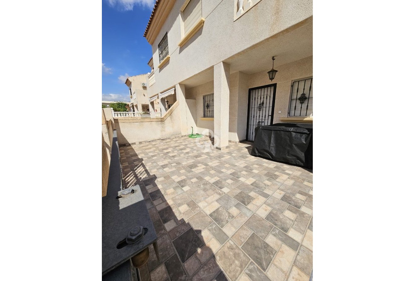 Resale - Duplex -
Torrevieja - 03184