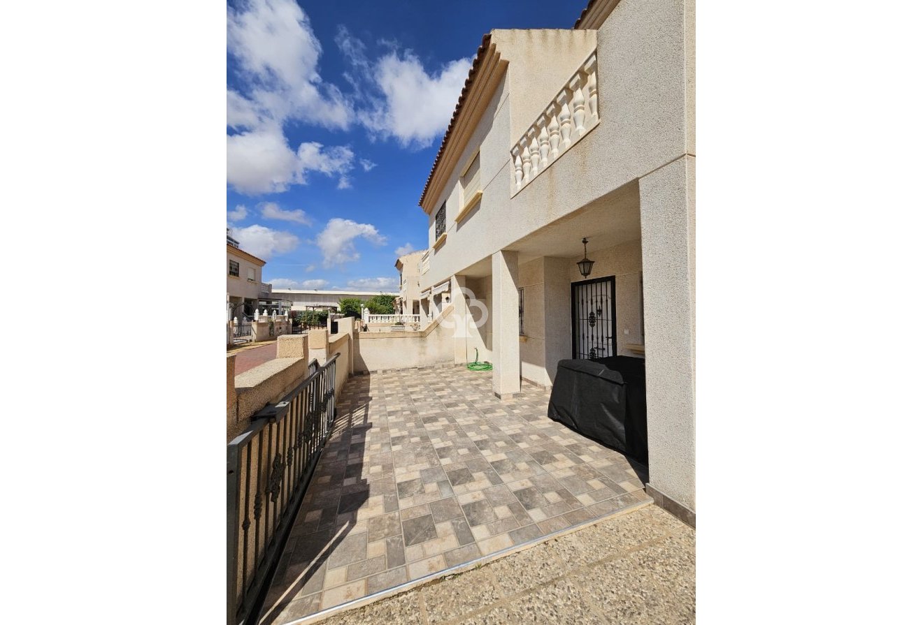 Resale - Duplex -
Torrevieja - 03184