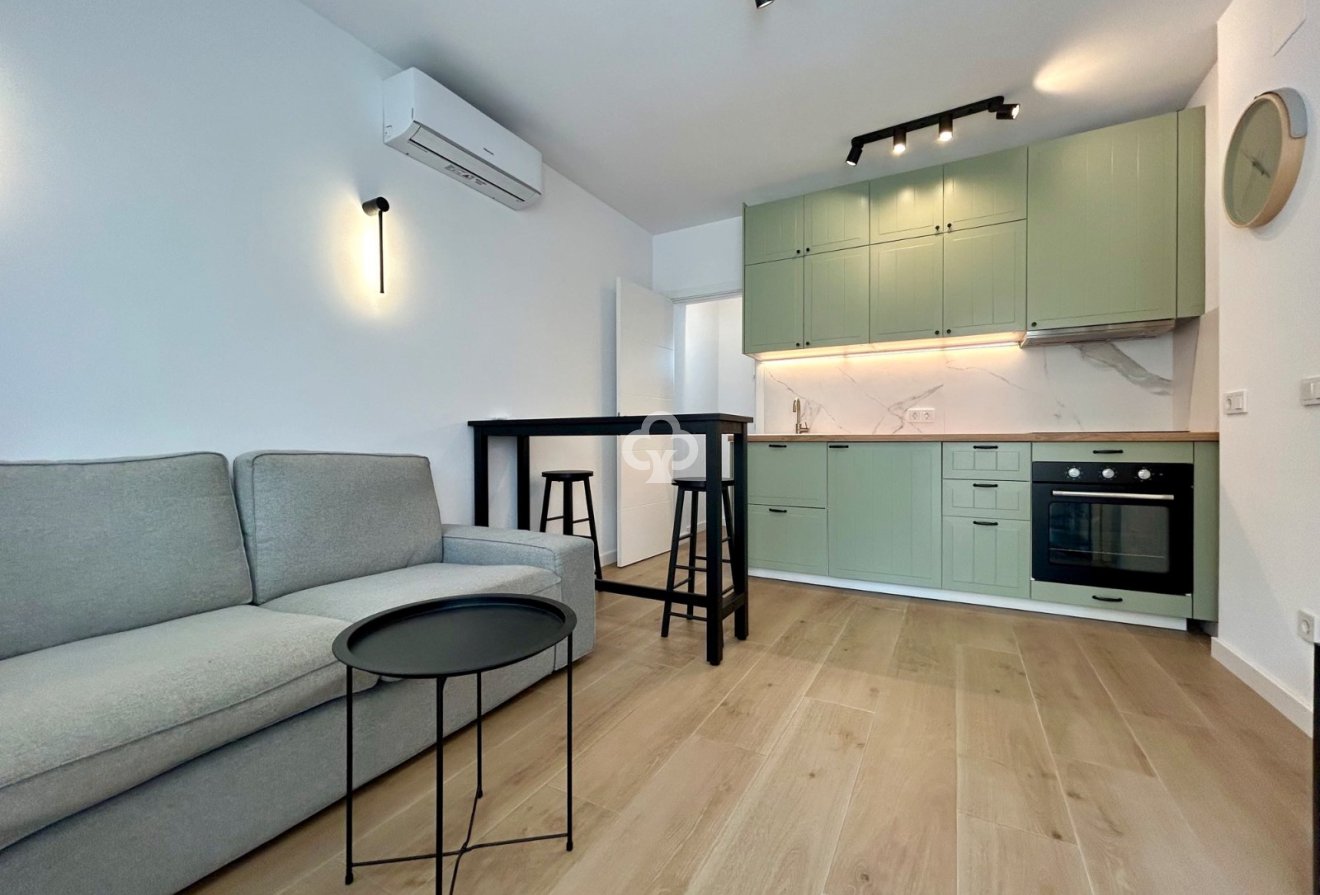 Jälleenmyynti - Huoneisto -
San Miguel de Salinas