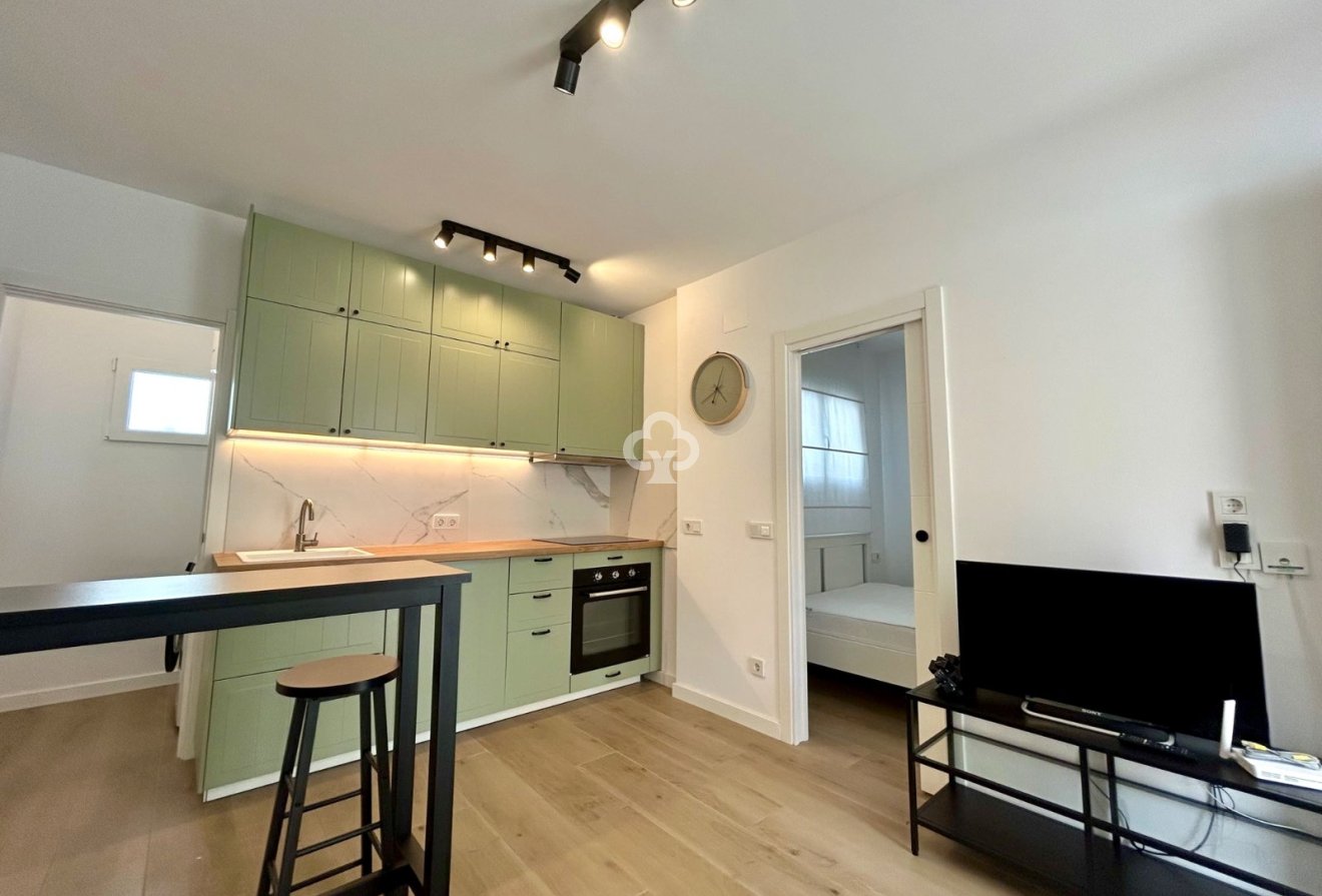 Jälleenmyynti - Huoneisto -
San Miguel de Salinas