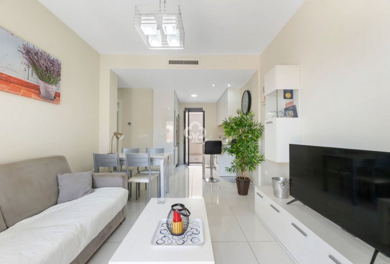 Resale - Bungalow -
Orihuela Costa - Los Altos