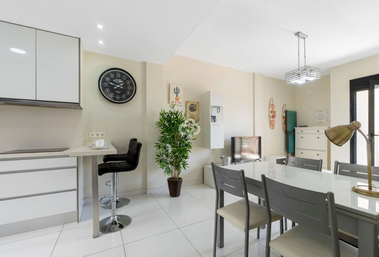 Resale - Bungalow -
Orihuela Costa - Los Altos