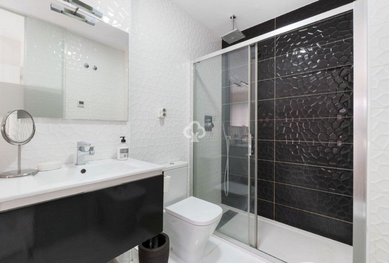 Resale - Bungalow -
Orihuela Costa - Los Altos