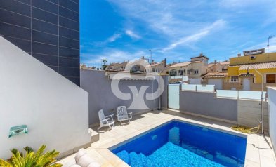 Resale - Bungalow -
Orihuela Costa - Los Altos