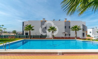 Resale - Bungalow -
Orihuela Costa - Los Altos