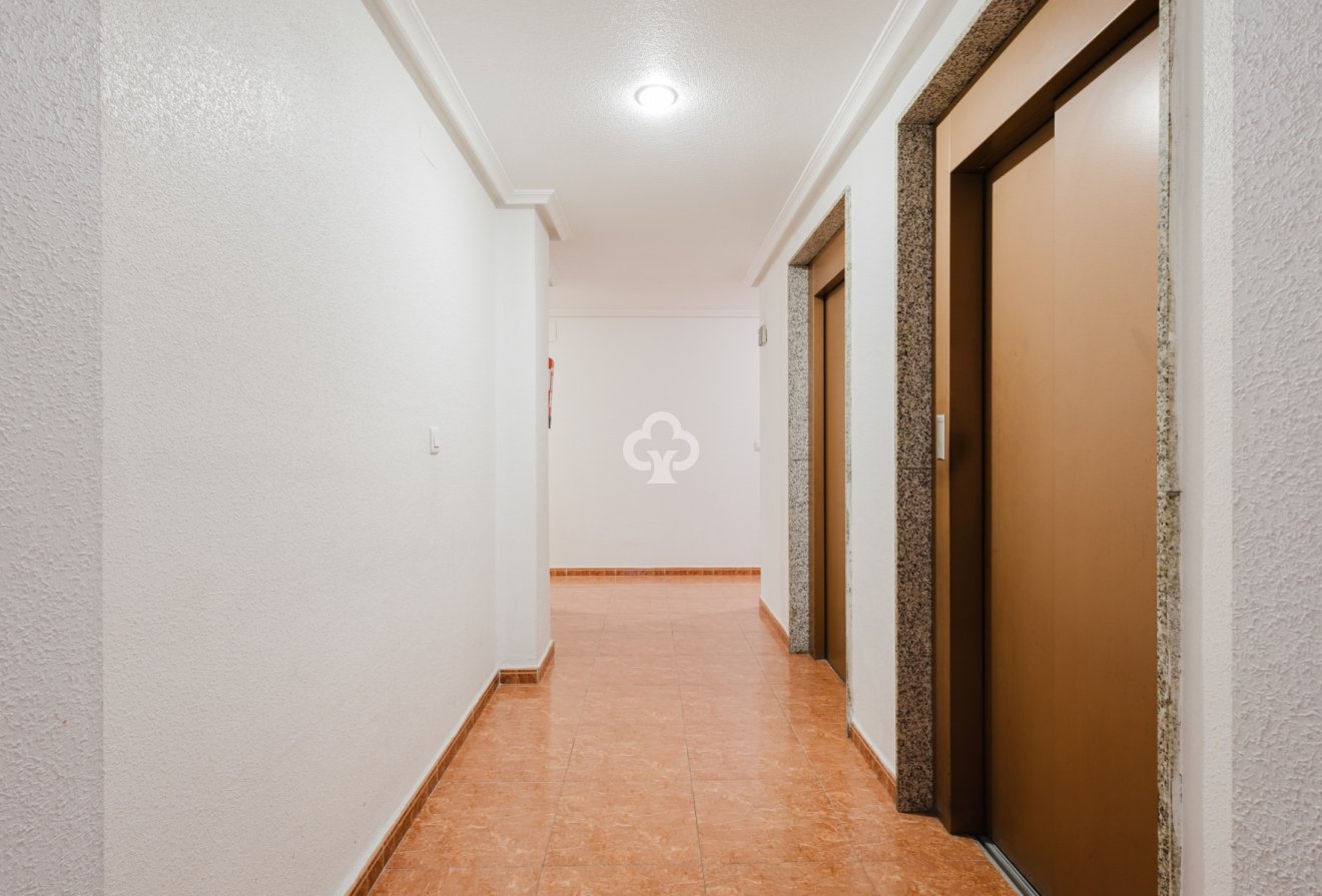 Resale - Apartment / flat -
Torrevieja - El Acequión - Los Náufragos