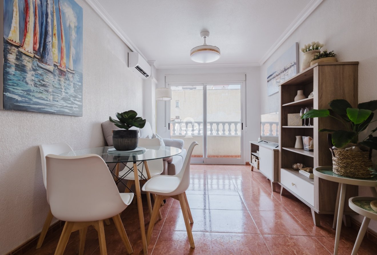 Resale - Apartment / flat -
Torrevieja - El Acequión - Los Náufragos