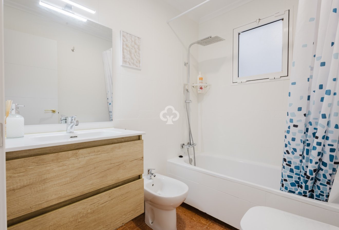 Resale - Apartment / flat -
Torrevieja - El Acequión - Los Náufragos