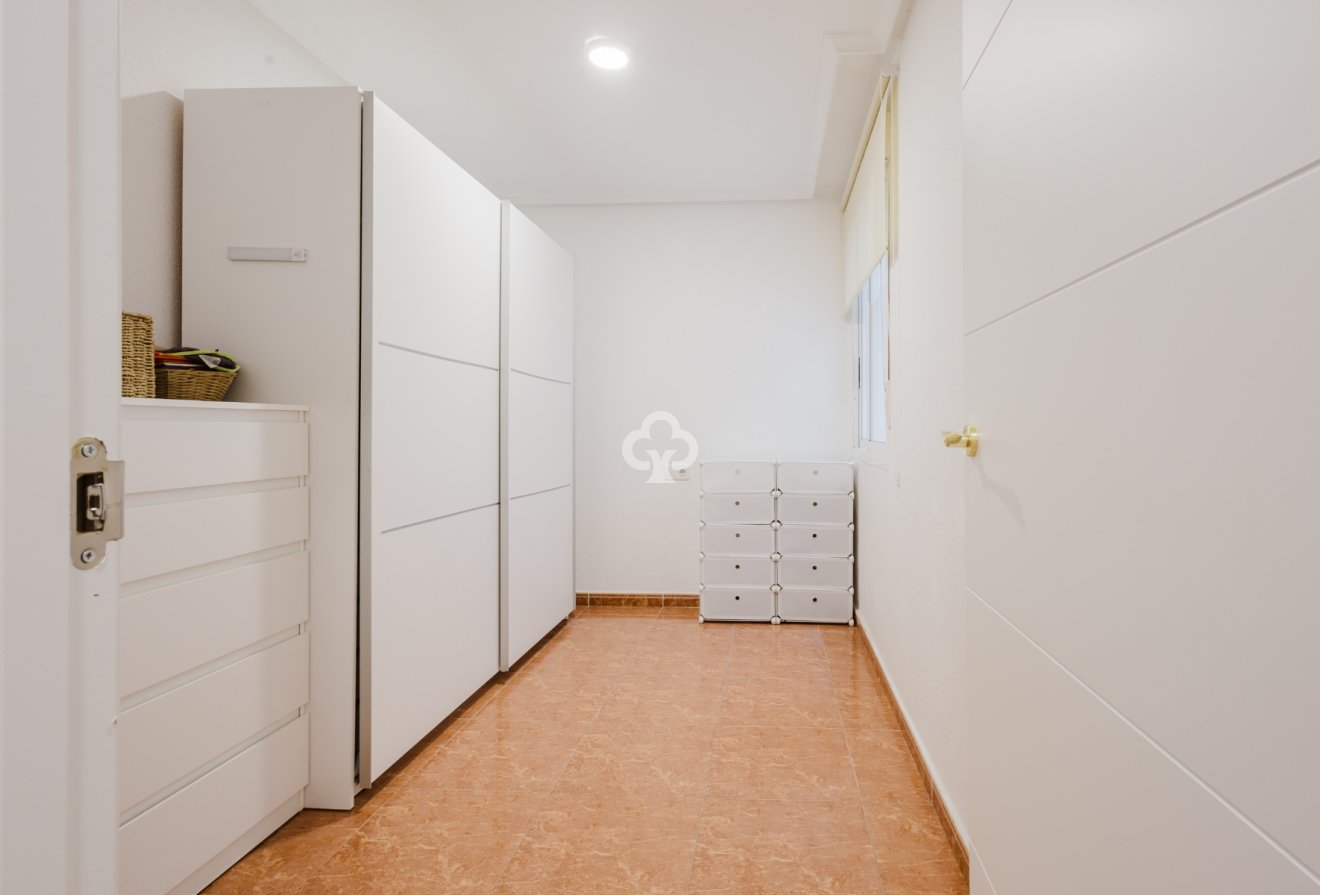 Resale - Apartment / flat -
Torrevieja - El Acequión - Los Náufragos