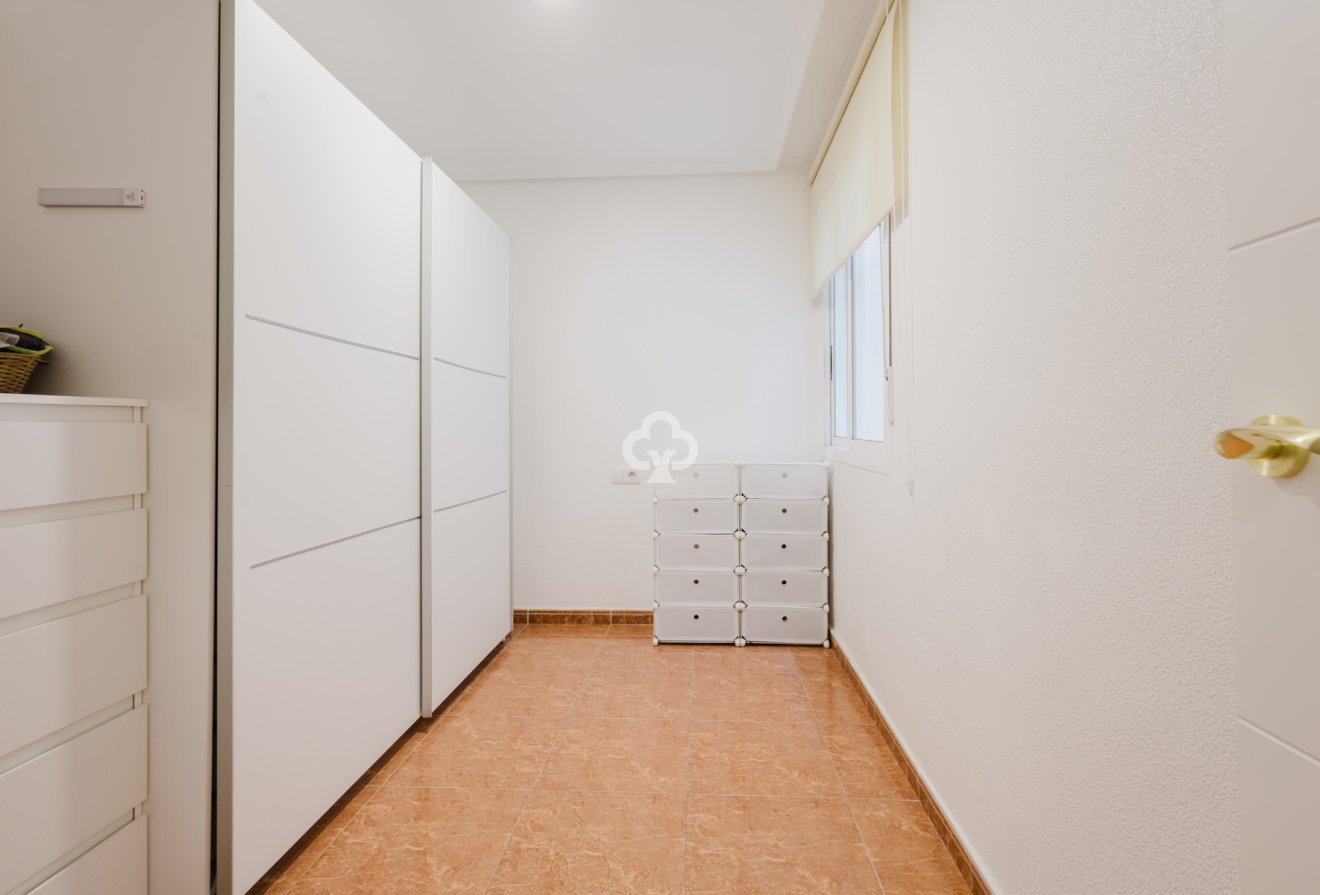 Resale - Apartment / flat -
Torrevieja - El Acequión - Los Náufragos