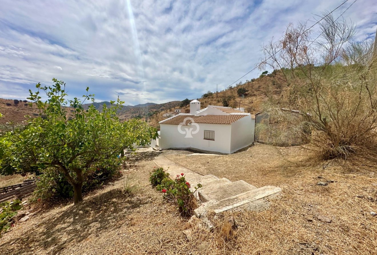 Resale - Finca rústica -
Almogia - South of spain