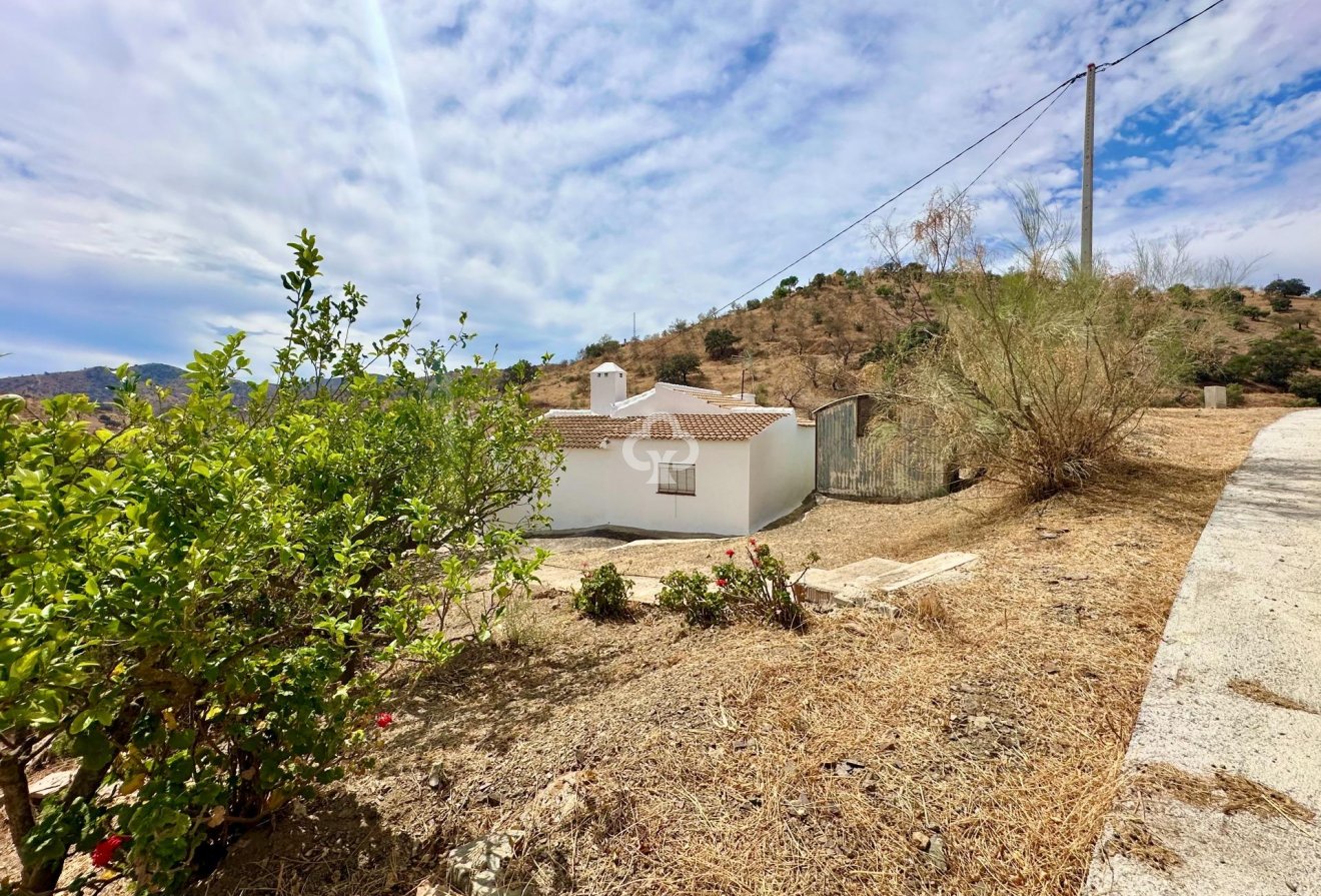 Resale - Finca rústica -
Almogia - South of spain