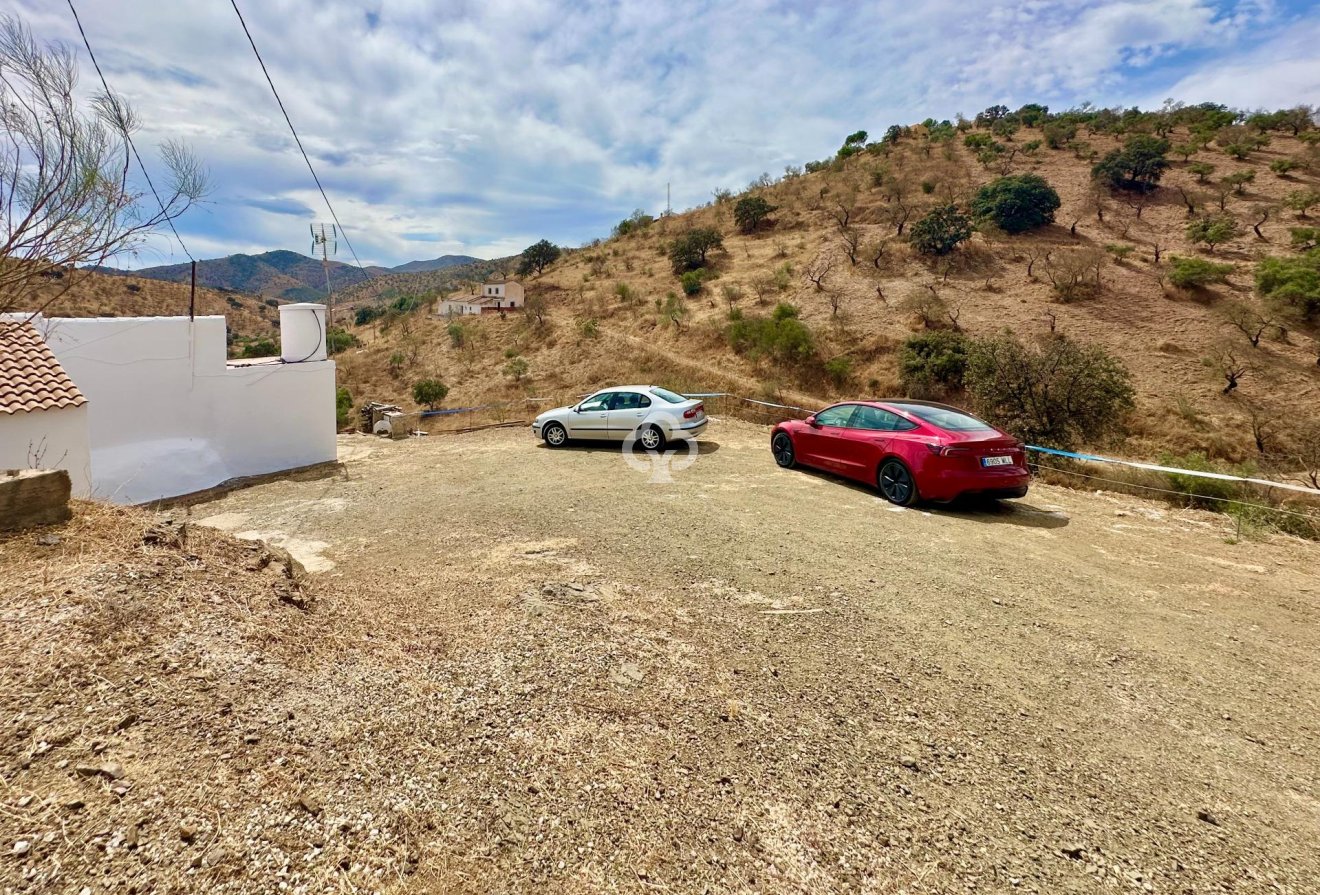 Resale - Finca rústica -
Almogia - South of spain