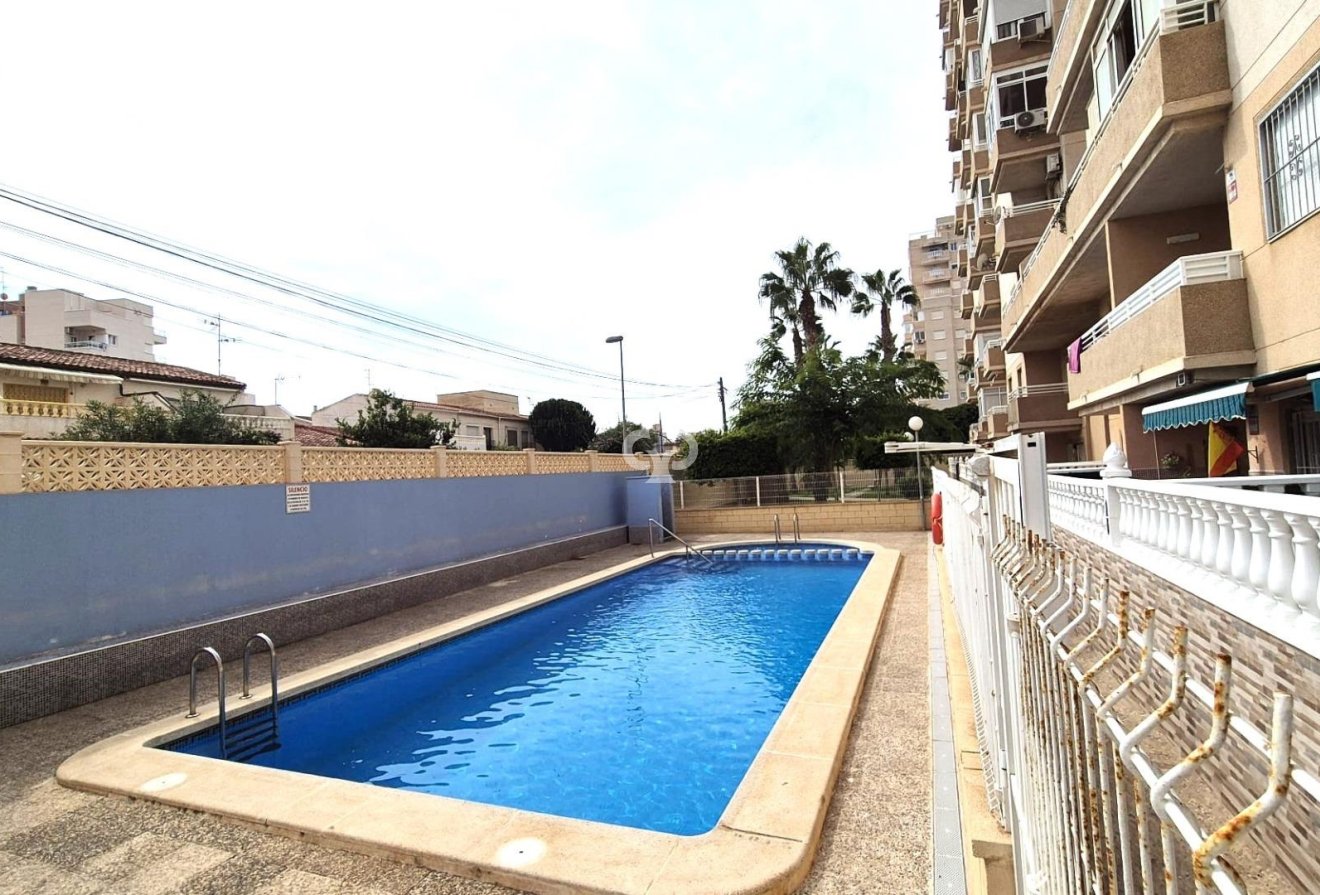Resale - Apartment / flat -
Torrevieja - Nueva Torrevieja - Aguas Nuevas