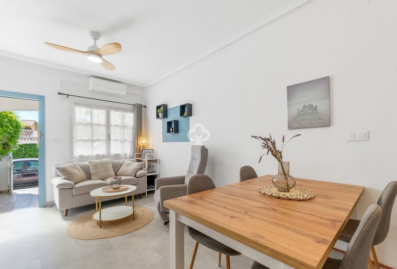 Resale - Duplex -
Orihuela Costa - La Florida