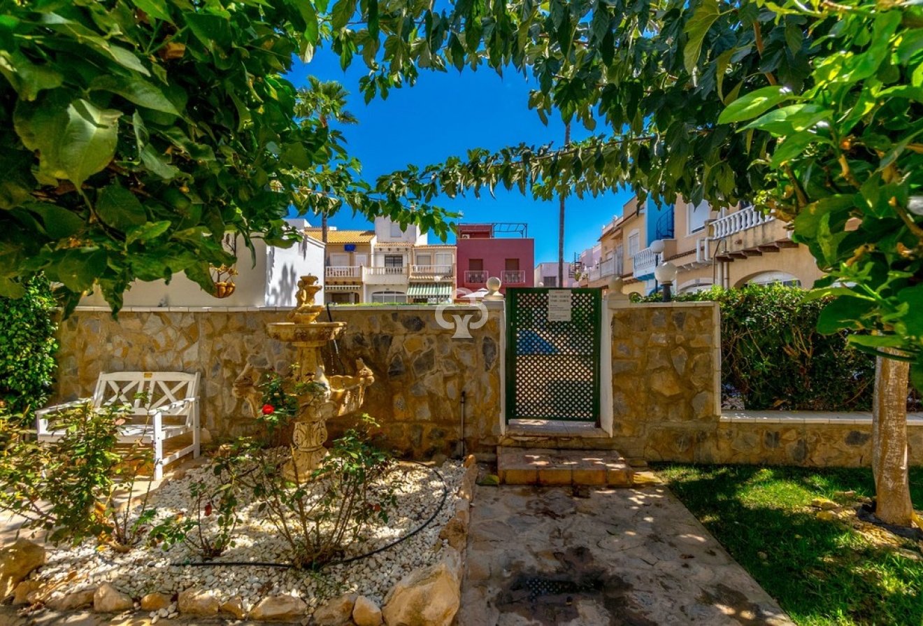 Resale - Duplex -
Orihuela Costa - La Florida