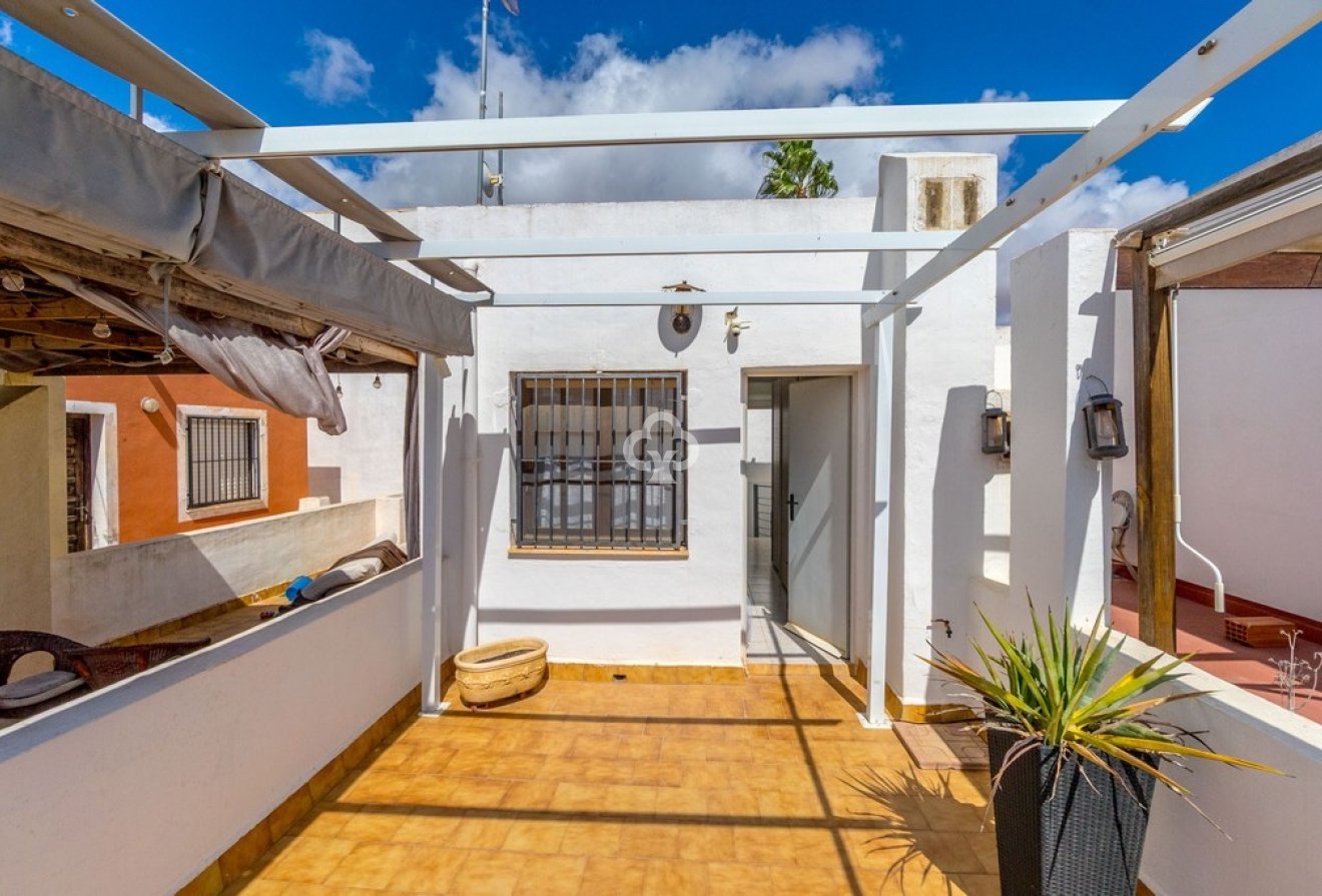 Resale - Duplex -
Orihuela Costa - La Florida