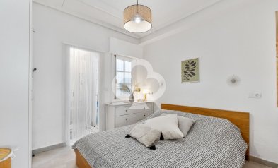 Resale - Duplex -
Orihuela Costa - La Florida