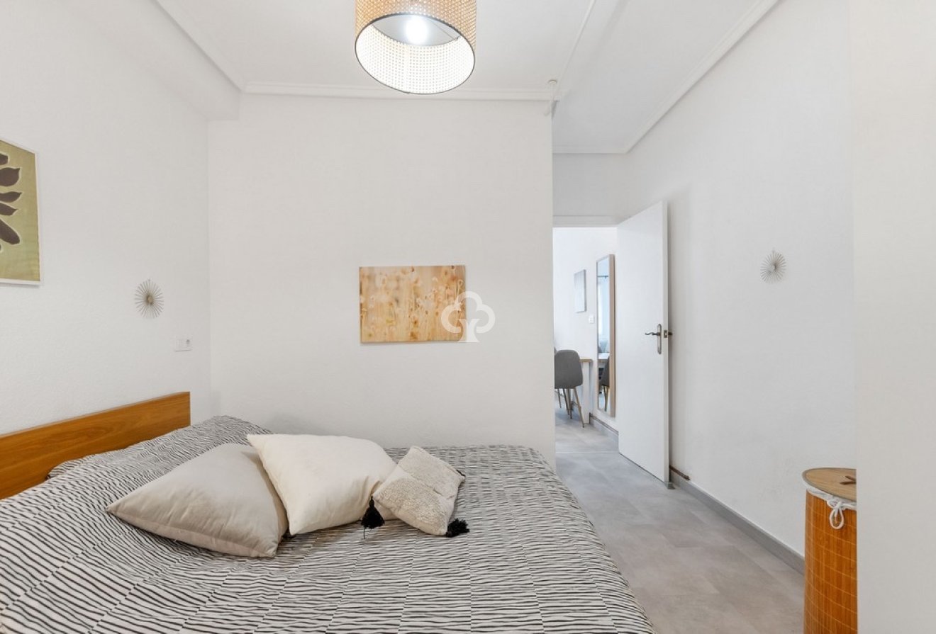 Resale - Duplex -
Orihuela Costa - La Florida