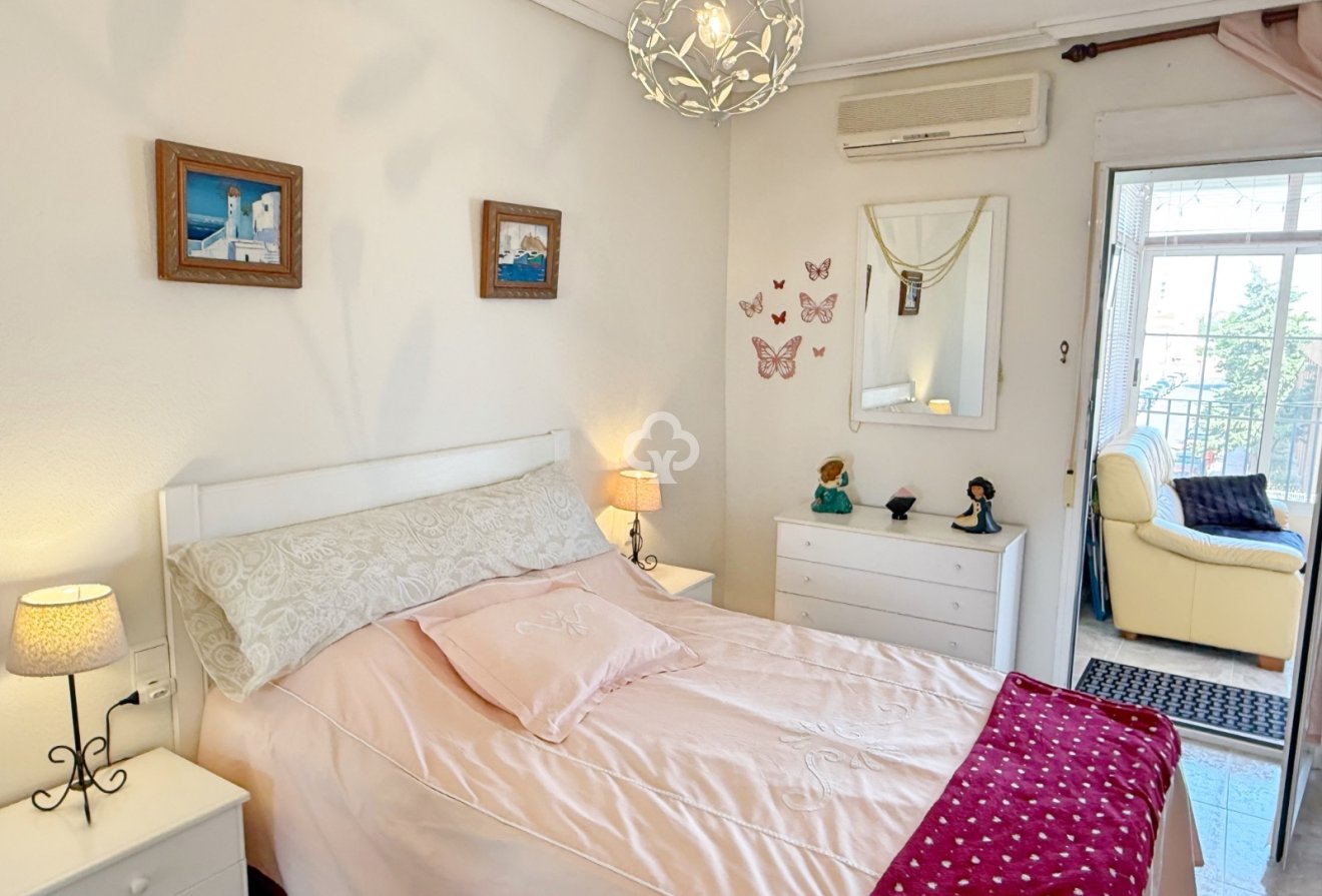 Resale - Apartment / flat -
Torrevieja - Nueva Torrevieja - Aguas Nuevas