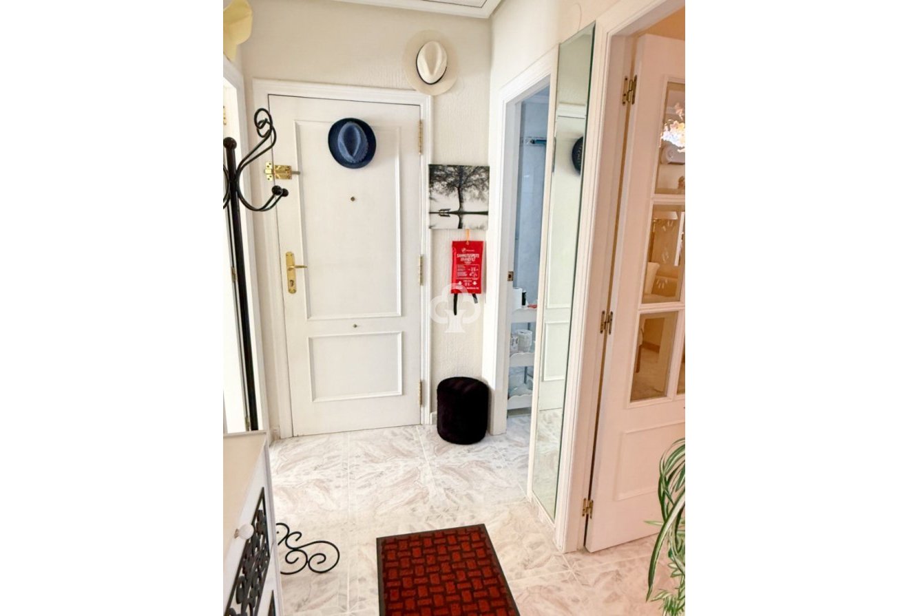 Resale - Apartment / flat -
Torrevieja - Nueva Torrevieja - Aguas Nuevas