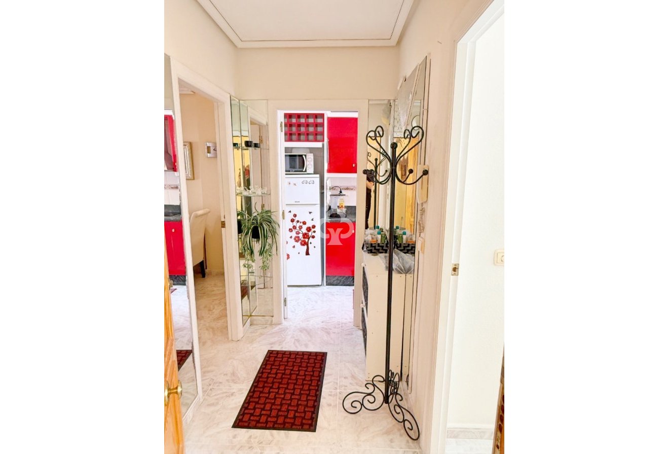 Resale - Apartment / flat -
Torrevieja - Nueva Torrevieja - Aguas Nuevas