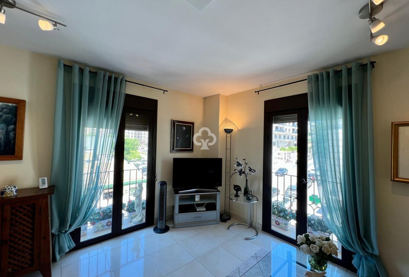 Resale - Apartament -
Fuengirola - Los Boliches