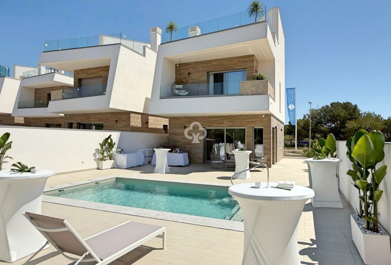 Obra nueva - Villa -
Pilar de la Horadada