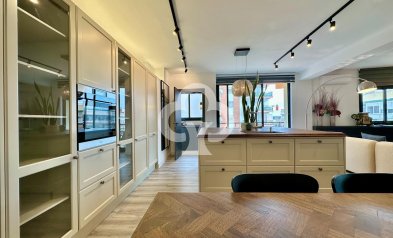 Resale - Apartament -
Fuengirola - 1ª Línea de playa