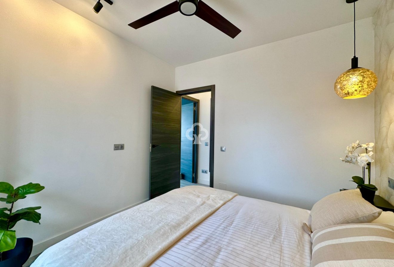 Resale - Apartament -
Fuengirola - 1ª Línea de playa