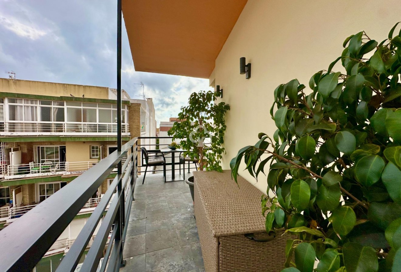 Resale - Apartament -
Fuengirola - 1ª Línea de playa