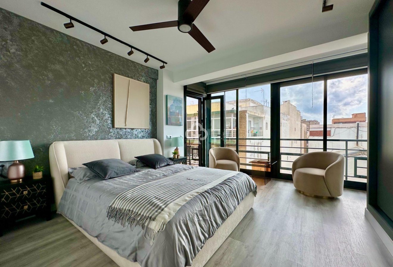 Resale - Apartament -
Fuengirola - 1ª Línea de playa