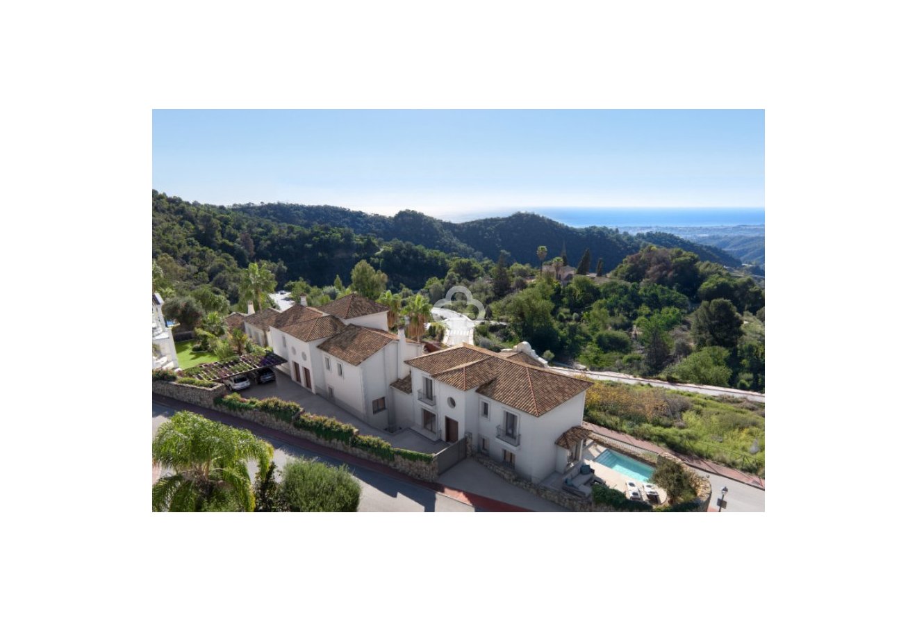 Obra nueva - Villas -
Málaga