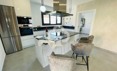 New Build - Chalet independiente -
Torrevieja - Calle Áncora