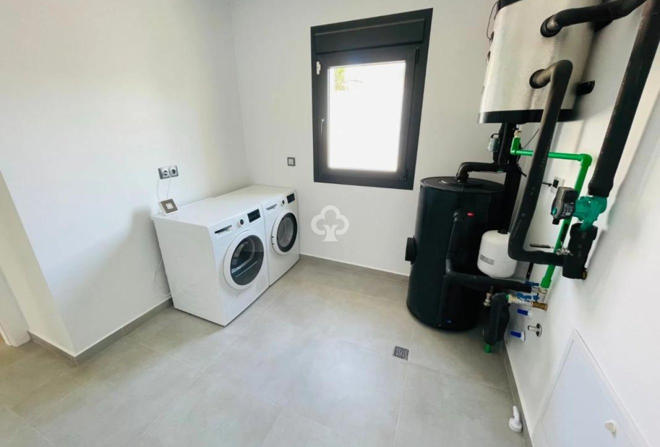 New Build - Chalet independiente -
Torrevieja - Calle Áncora