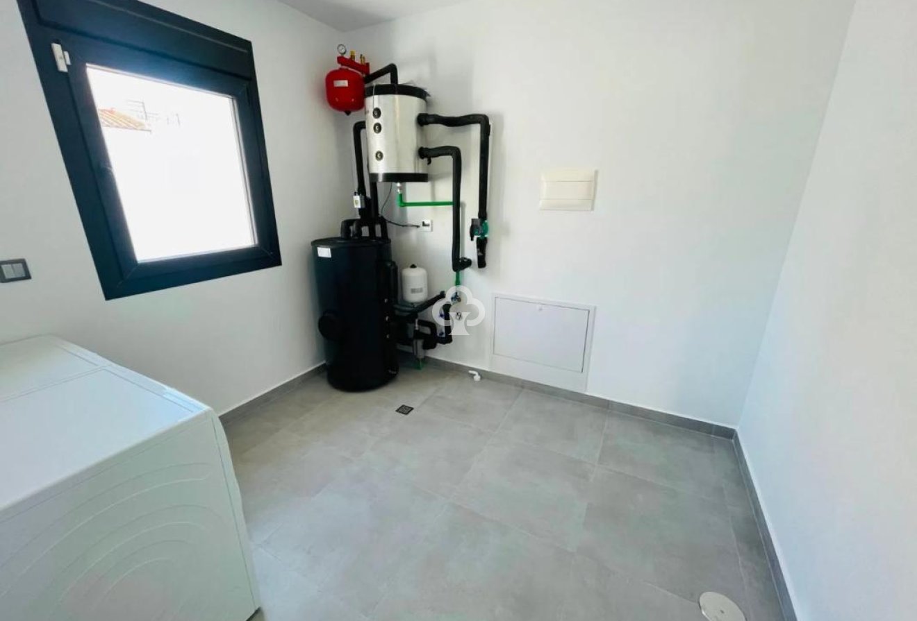 New Build - Chalet independiente -
Torrevieja - Calle Áncora